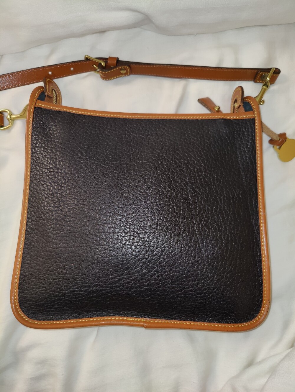 Vintage Dooney & Bourke Black Pebbled Leather Crossbody w/ Brass Duck medallion - Picture 5 of 15